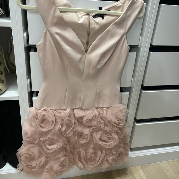 BCBGMAXAZRIA 💝 pretty Off-The-Shoulder Dress - Picture 2 of 12